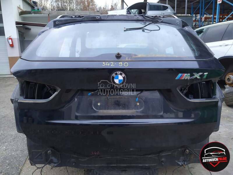 Hauba zadnja za BMW X1