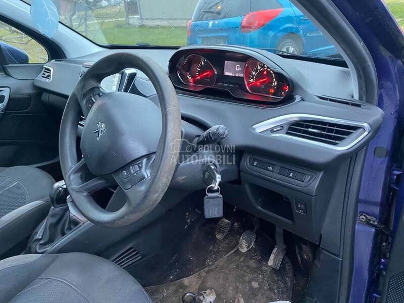 Komande, prekidači i tasteri za Peugeot 208