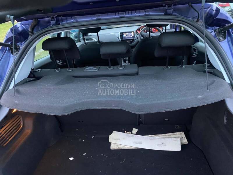 Polica gepeka za Peugeot 208