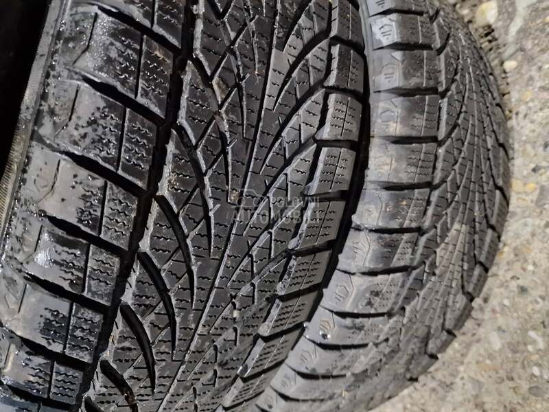 Goodyear 195/65 R15 Zimska