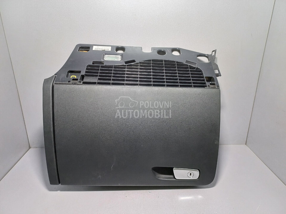 KASETA za Audi Q5 - 8R1857035E
