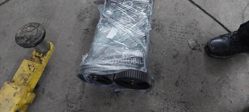 glava motora za Hyundai Santa Fe, Sonata, Tucson od 2000. do 2005. god.