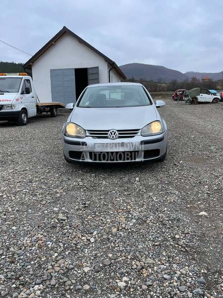 kompletan golf 5 delovi za Volkswagen Golf 5 od 2003. do 2008. god.