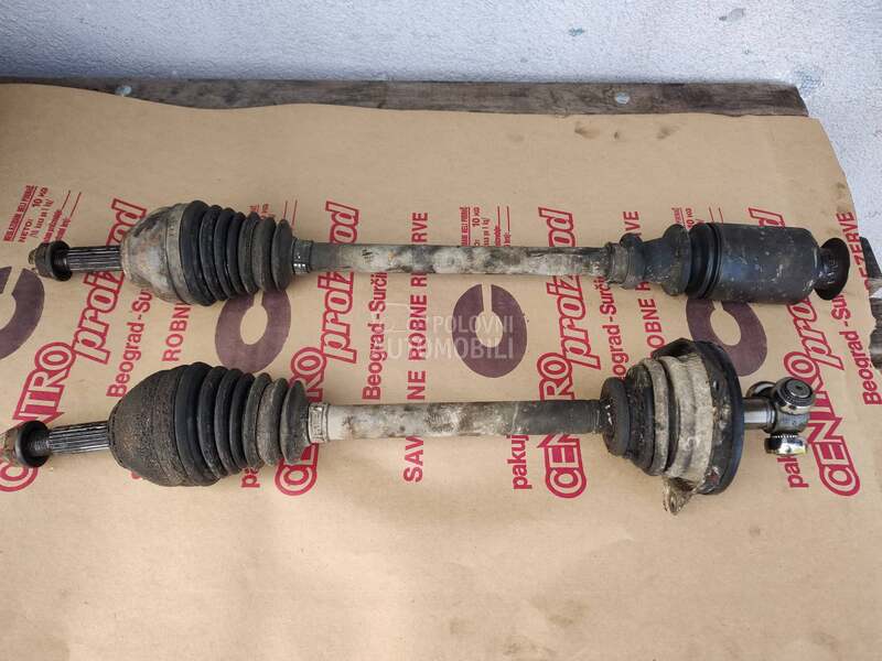 Poluosovina za Renault Clio od 1995. do 2001. god.