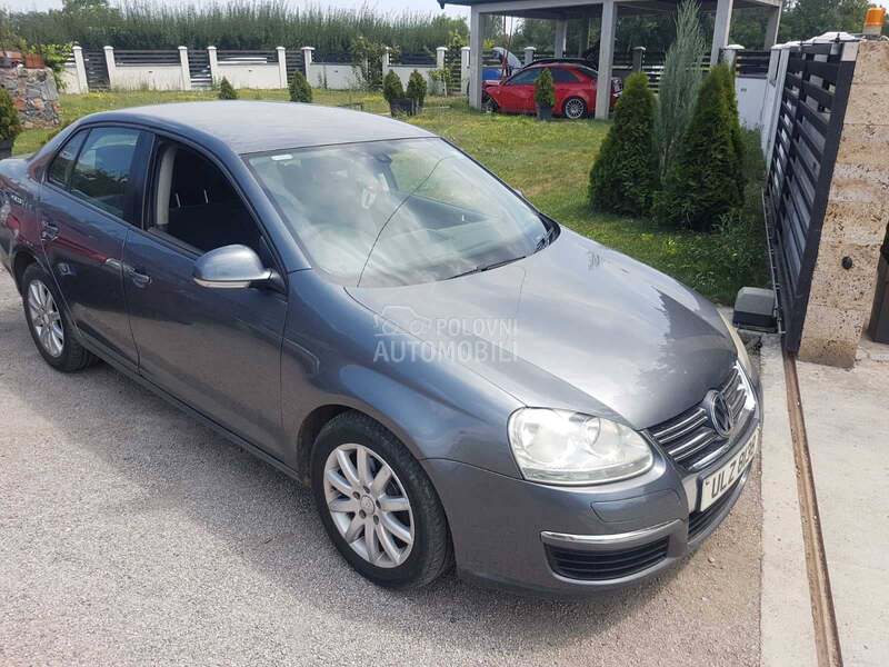 HAUBE U VIŠE BOJA za Volkswagen Caddy, Golf 5, Golf Plus ... od 2000. do 2012. god.