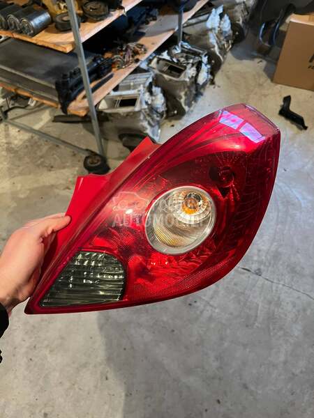 lampa svetlo za Opel Corsa D od 2006. do 2014. god.