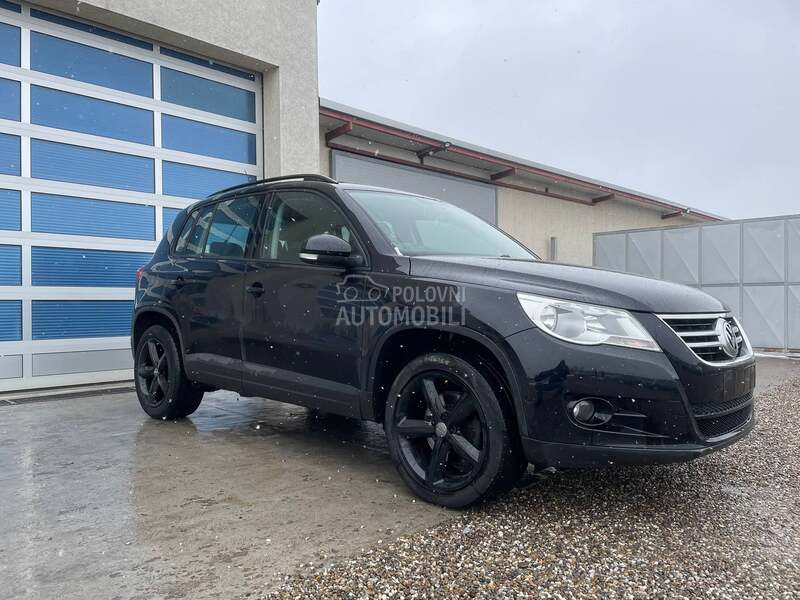 Desni far za Volkswagen Tiguan od 2009. do 2011. god.
