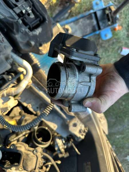 Klapna gasa za Volkswagen Touareg od 2004. do 2009. god.