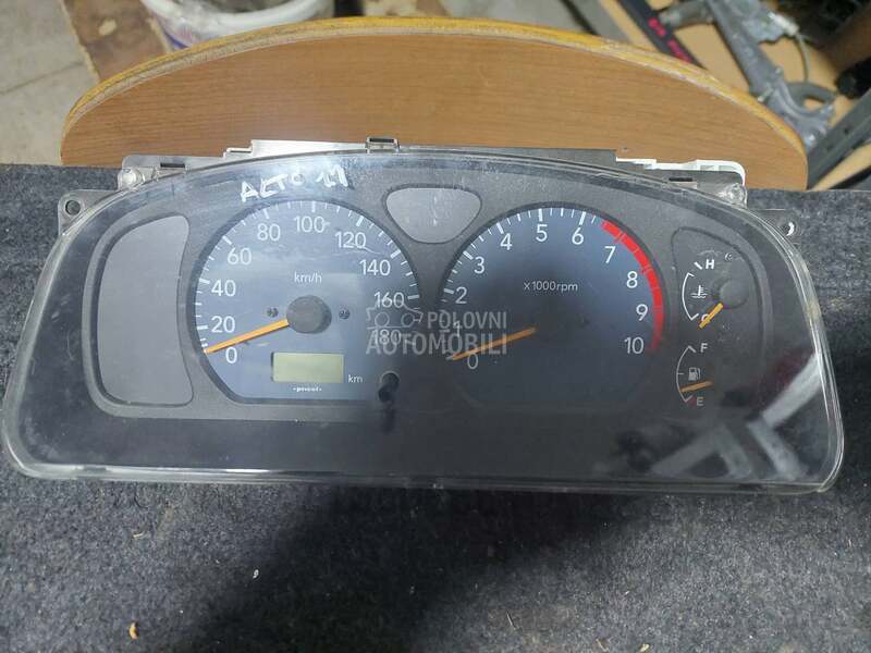 brzinometar kilometar sat za Suzuki Alto od 2004. do 2008. god.