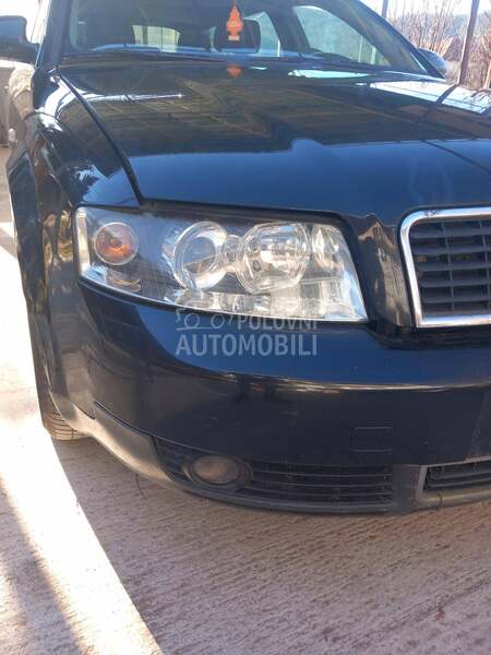 farovi za Audi A4 od 2001. do 2005. god.