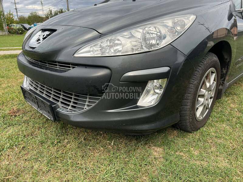 Prednji branik za Peugeot 308