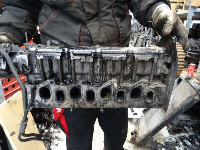 Glava motora  1.9 dci za Renault Laguna