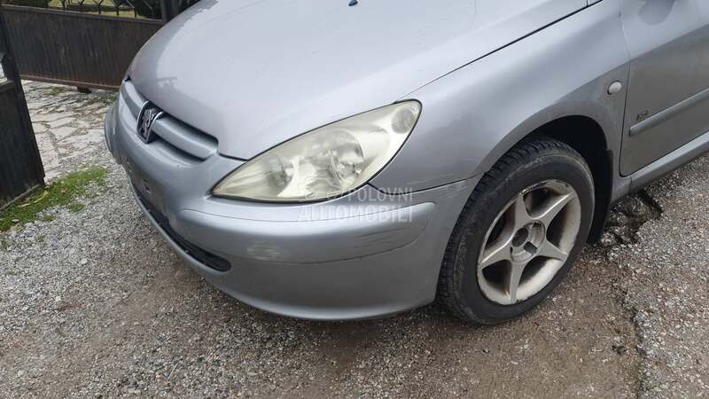levi far za Peugeot 307 od 2001. do 2005. god.