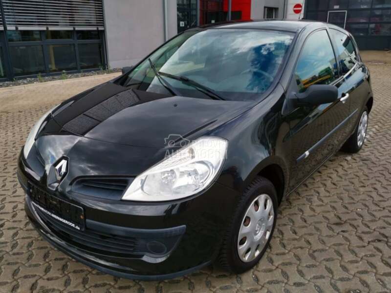 Renault Clio III -  kompletan auto u delovima