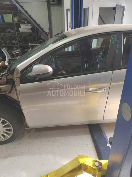 Prednja leva vrata siva za Fiat Bravo od 2007. do 2012. god.