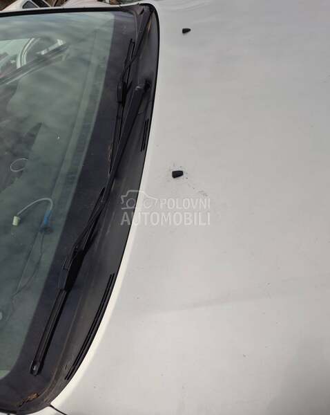 Posuda za tecnost brisaca za Toyota Avensis od 2002. do 2008. god.