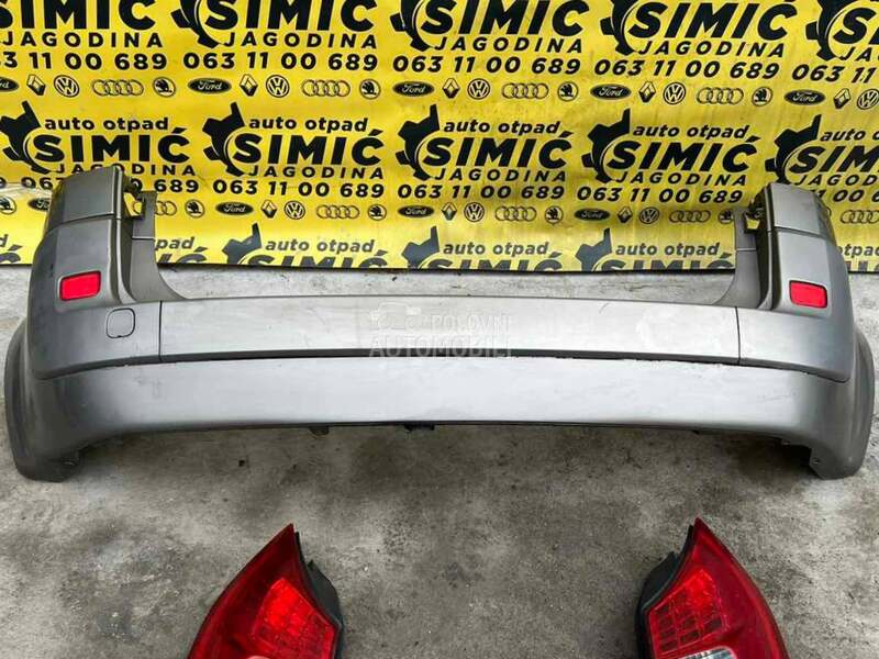 Branik zadnji sampanj za Renault Scenic od 2006. do 2009. god.