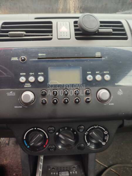radio za Suzuki Swift