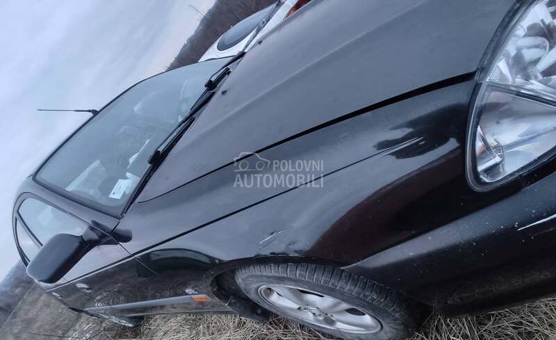 Hauba za Toyota Avensis od 1997. do 2002. god.