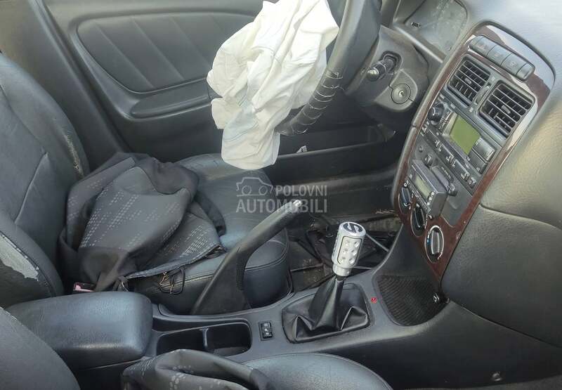 Upaljac pepeljara za Toyota Avensis od 1997. do 2002. god.