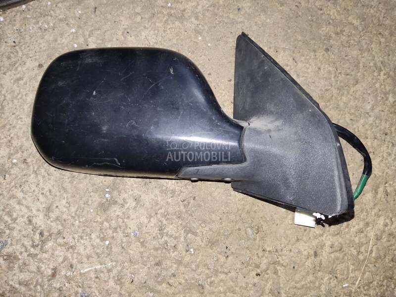 Desni retrovizor za Toyota Yaris Verso od 1999. do 2005. god.