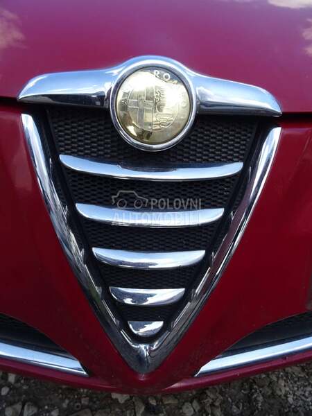 Gril sa maske za Alfa Romeo GT