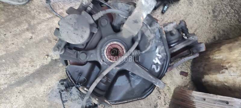 Prednja glavcina sa lezajem za Mercedes Benz B 150, B 170, B 180 ...