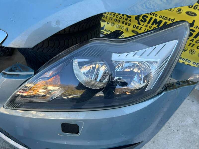 Far levi za Ford Focus od 2008. do 2012. god.