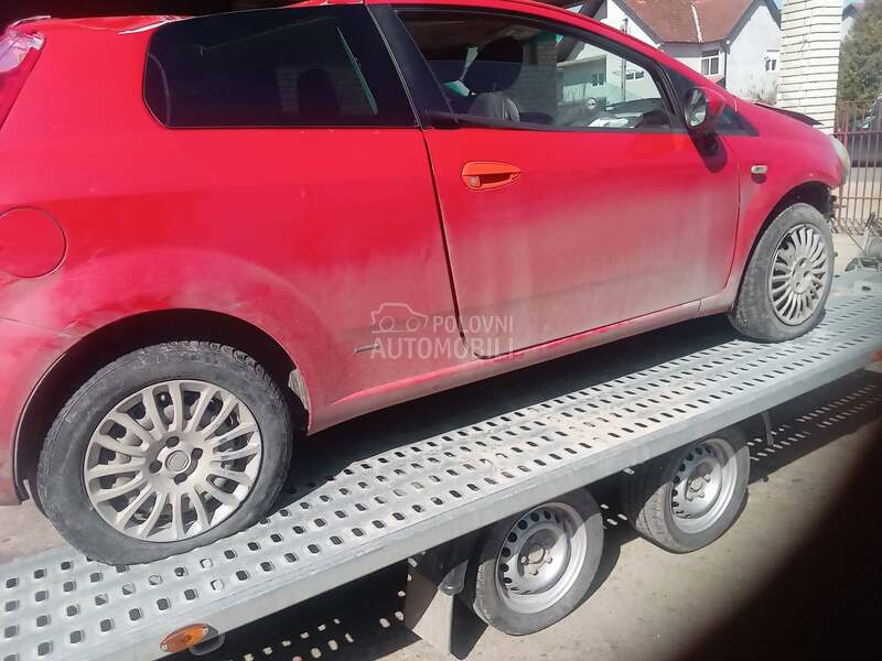 Fiat Punto 2007. god. -  kompletan auto u delovima