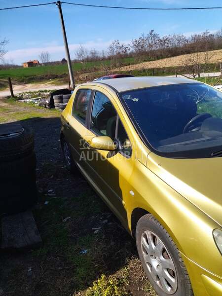 retrovizor za Peugeot 307 od 2001. do 2005. god.