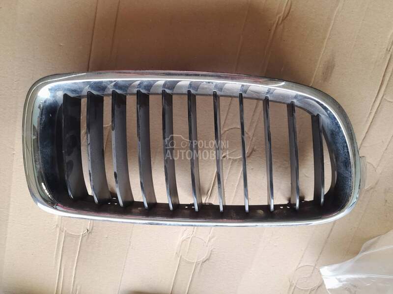 Maska za BMW 318, 320, 325 ... od 2003. do 2015. god.