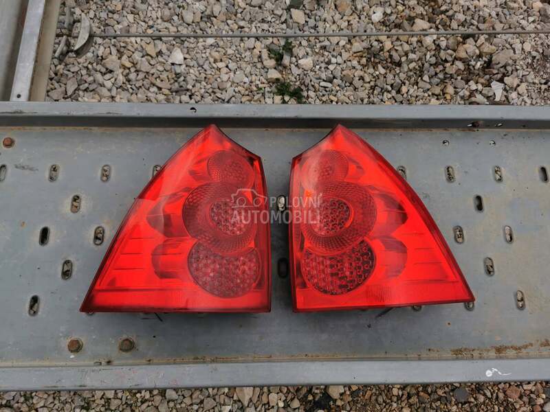 Štop lampe 307 sw za Peugeot 307 od 2005. do 2008. god.