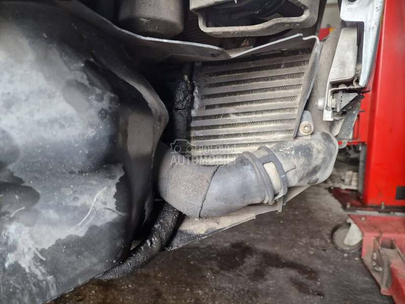 Levi interkuler 3.0 tdi za Audi A8 od 2003. do 2009. god.