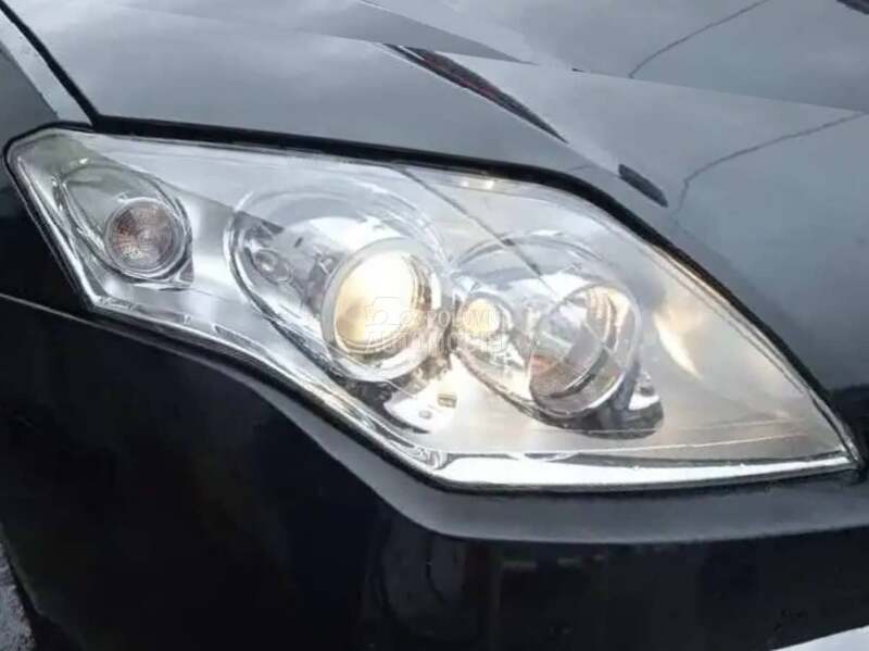 Far desni za Renault Laguna od 2007. do 2015. god.