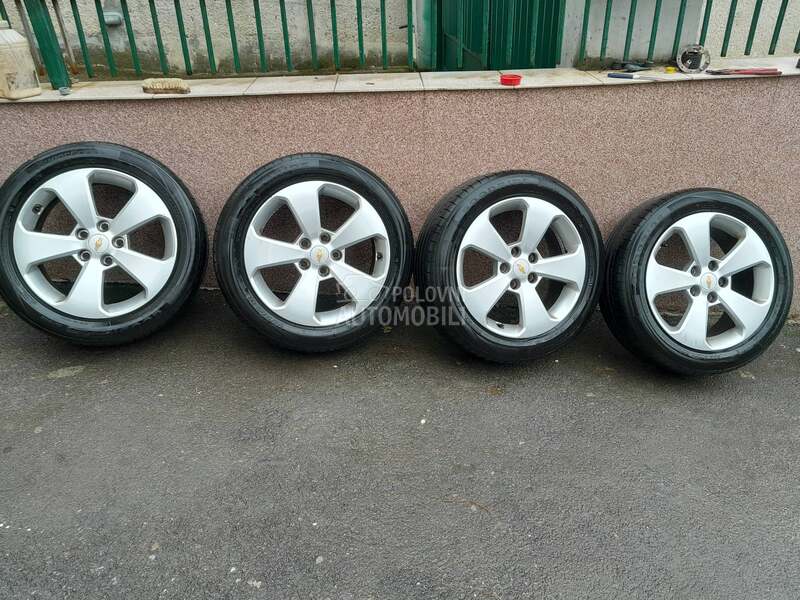 Chevrolet Cruze -  kompletan auto u delovima