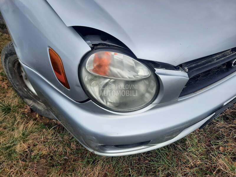 desni far za Subaru Impreza