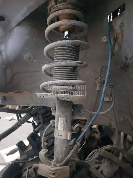 Amortizeri sa oprugama prednji za Volkswagen Polo od 2001. do 2009. god.