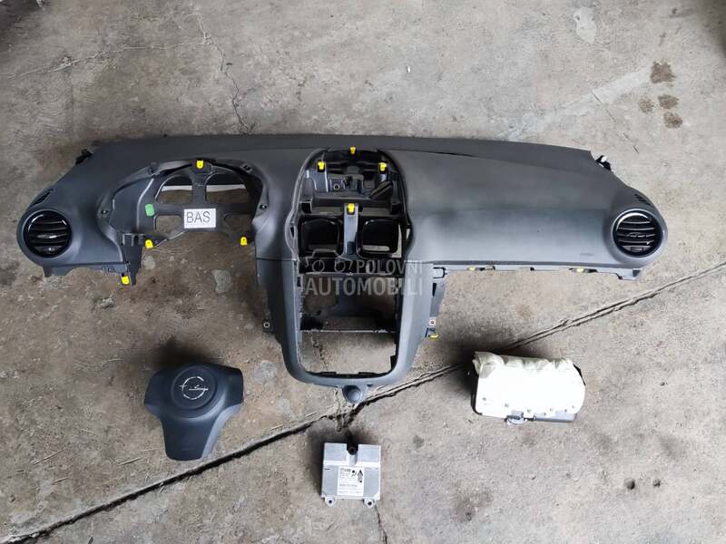 Instrument tabla za Opel Corsa D