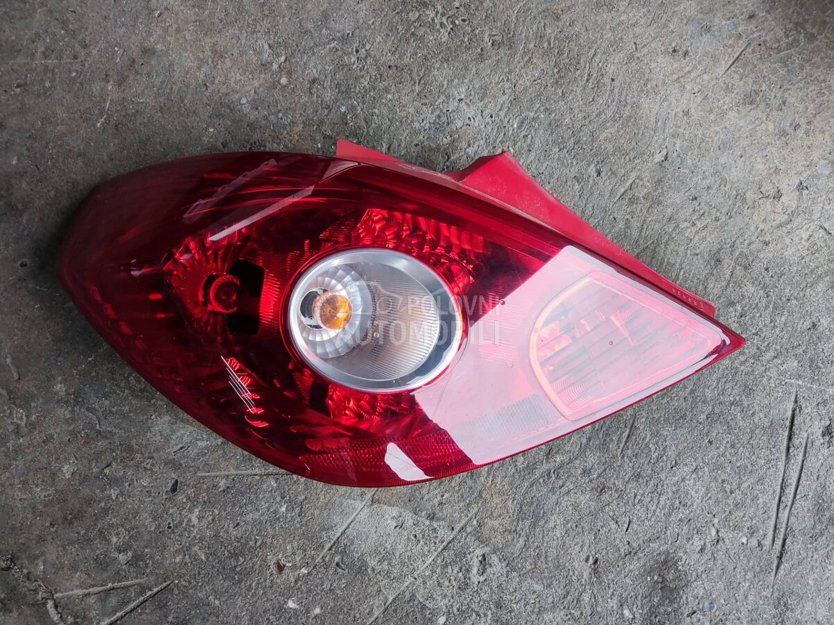 Leva lampa 3 vrata za Opel Corsa D