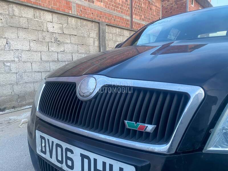 Škoda Octavia VRS -  kompletan auto u delovima