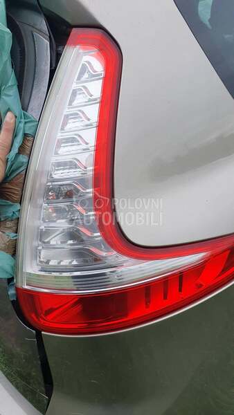 Desna stop lampa za Renault Grand Scenic od 2009. do 2016. god.