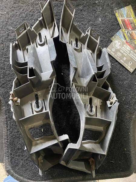 Klizac(nosac) zadnjeg branika za Volkswagen Golf 5