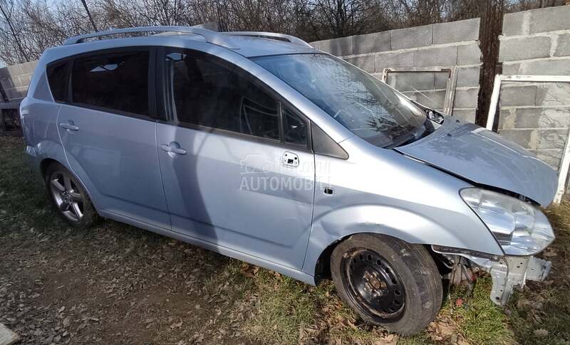 Toyota Corolla Verso DCAT 2005. god. -  kompletan auto u delovima