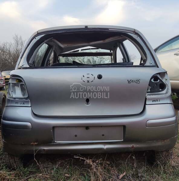 Toyota Yaris 2SZ1.3 2004. god. -  kompletan auto u delovima