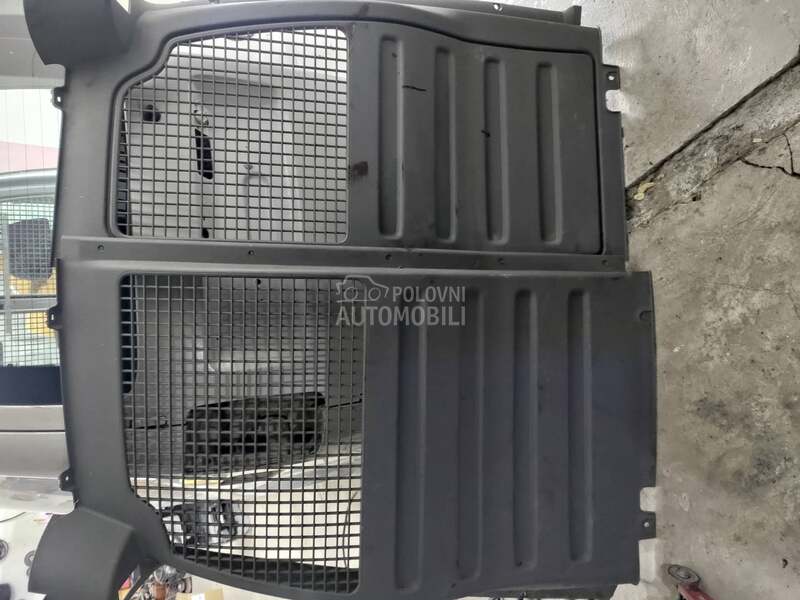 Pregrada za Volkswagen Caddy od 2004. do 2009. god.