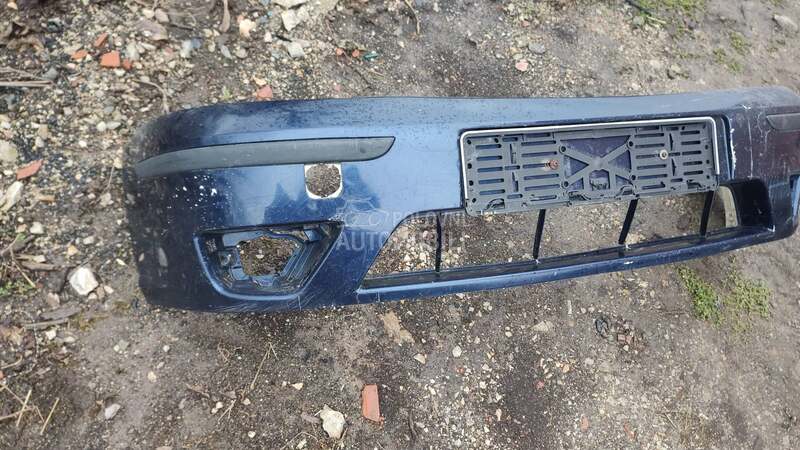 Prednji branik za Ford Focus od 2002. do 2004. god.