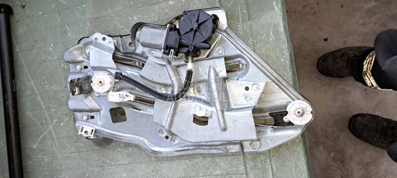 zadnji levi podizac cc za Peugeot 206