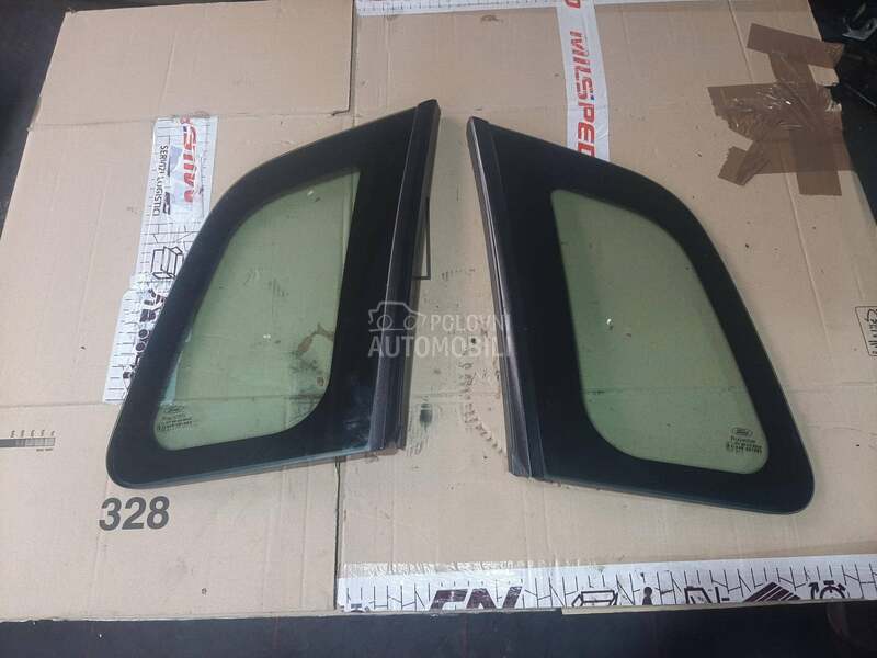 Leptir staklo zadnje za Ford Fiesta od 2002. do 2007. god. za Ford Fiesta od 2002. do 2007. god.