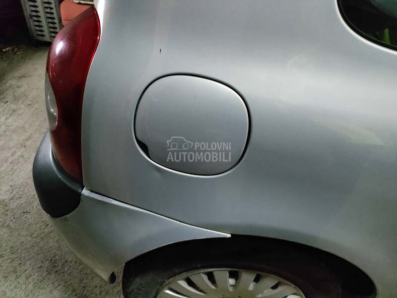 Poklopac rezervoara clio 2 za Renault Clio
