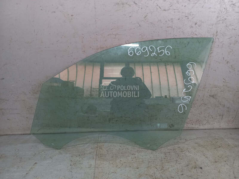 STAKLO za Audi Q5